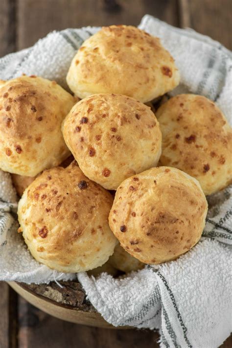 Brazilian Cheese Bread Recipe (Pão de Queijo) - Chisel & Fork