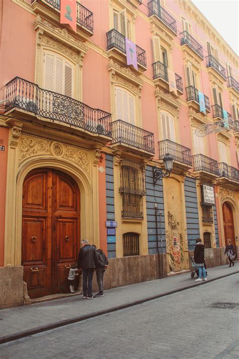 Photo Diary: A Stroll Through Valencia's Old Town Neighborhood of El ...