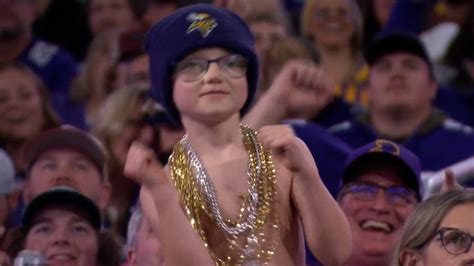 Kirk Cousins, Vikings players loved 'Lil Kirko' fan in chains