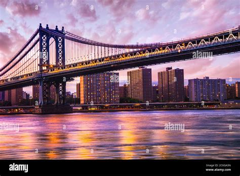 Skyline and brooklyn bridge as seen from brooklyn pier hi-res stock photography and images - Alamy