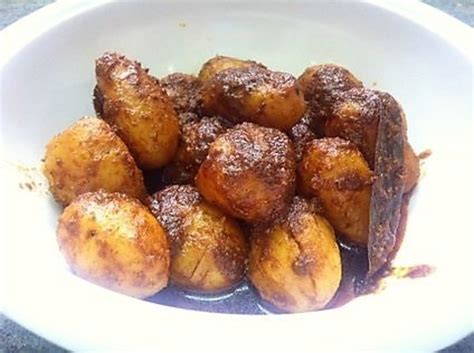 Kashmiri Dum Aloo Recipe | Delishably