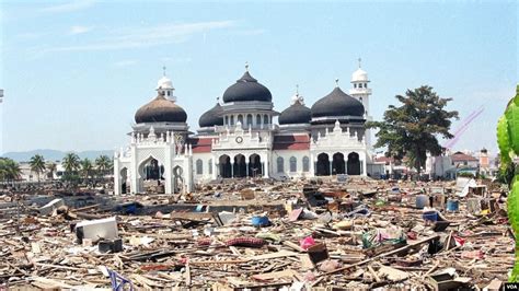 Ini Foto-Foto Dahsyatnya Terjangan Tsunami Aceh 16 Tahun Silam ...