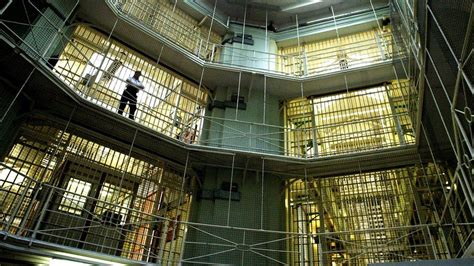 Spending review: Nine new prisons to replace 'Victorian' jails - BBC News