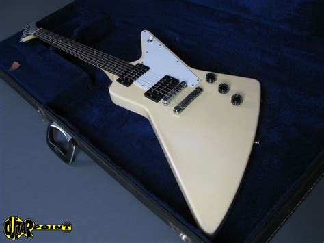 1983 Gibson Explorer – White – GuitarPoint