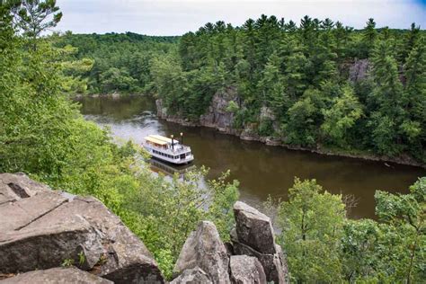 Hiking Interstate State Park on the St. Croix River - MN Trips