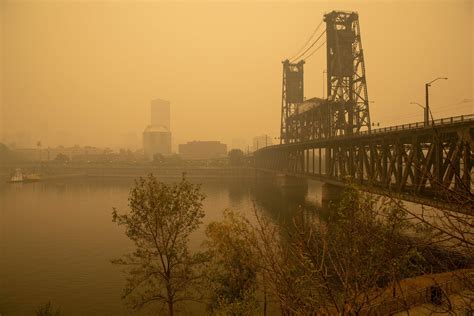 In Oregon, a New Climate Menace: Fires Raging Where They Don’t Usually ...