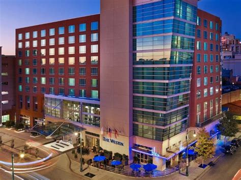 Stay at One of These Top 8 Hotels in Memphis | Memphis hotels, River inn, Beale street memphis