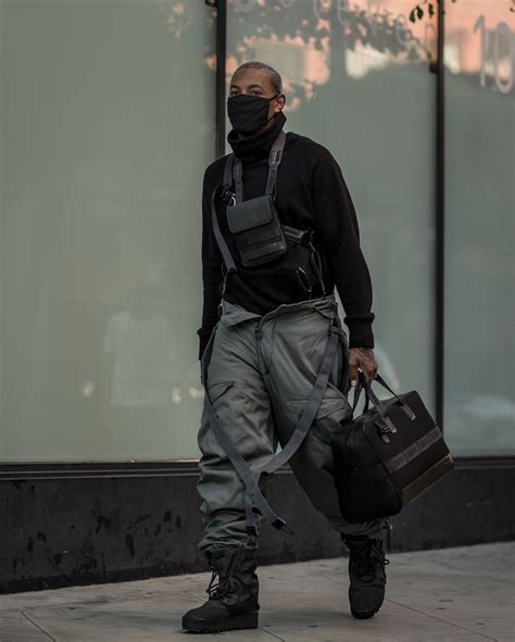 King Fashion, Urban Fashion, Dark Fashion, Street Style Winter, Mens Street Style, Tactical Suit ...