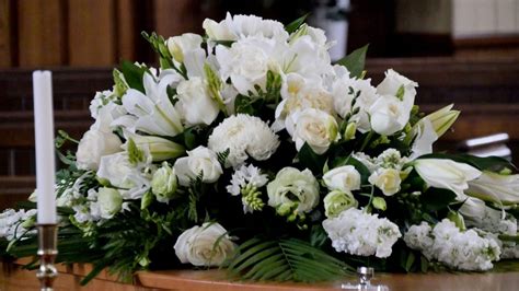 Funeral Flower Guide: Choosing Funeral Flowers | Bouqs Blog