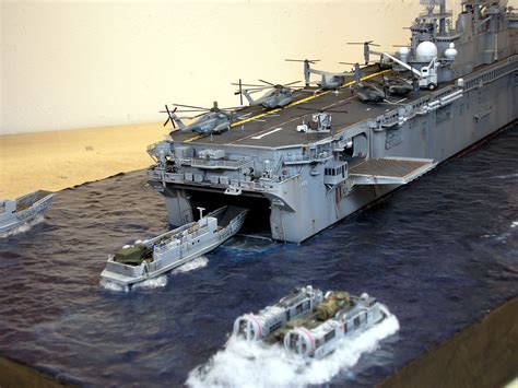 Mikrokosmos: USS Wasp Gallery models, USS Fort Worth Bronco models, 1/ ...