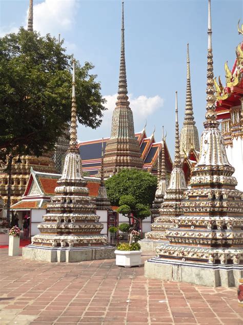 Scrumpdillyicious: Wat Pho: The Oldest Buddhist Temple in Bangkok