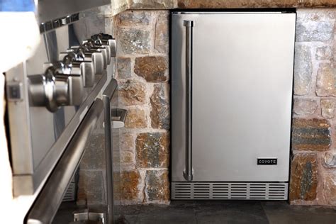 24" Outdoor Refrigerator Complete Your Dream Kitchen