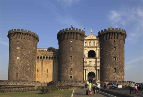 The Top Historic Attractions in Naples