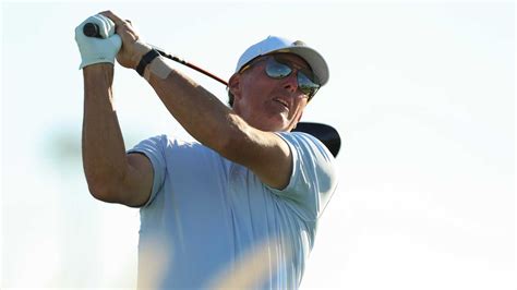 Phil Mickelson, Twitter users get heated over PGA Tour, LIV Golf