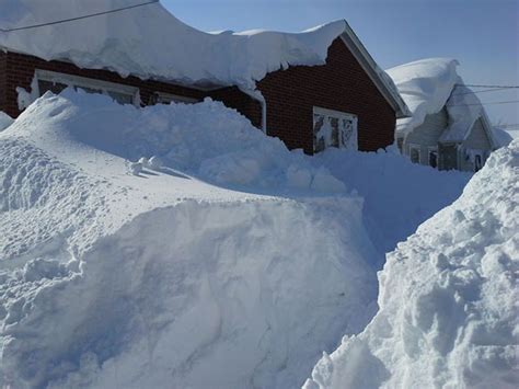 Incredible lake-effect snow pounds Buffalo area, continuing today ...