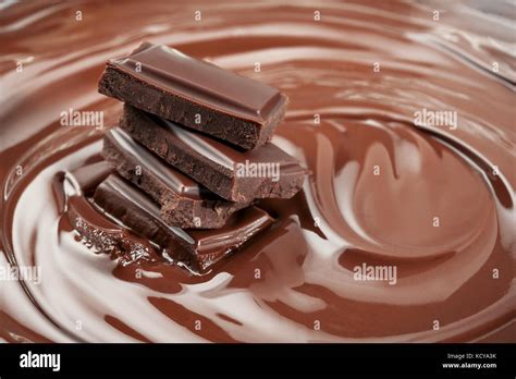 Melted chocolate bar hi-res stock photography and images - Alamy