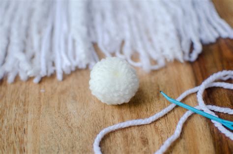 DIY: Snowball pom poms — Our Happy Tribe