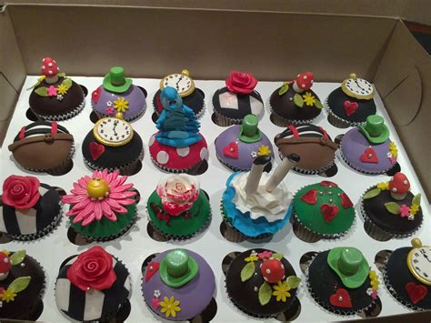 Alice in Wonderland Cupcakes by SmashBrawlR7538 on DeviantArt