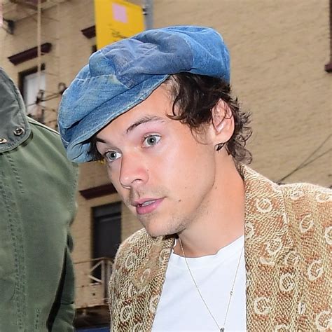 Harry Styles Wears a Gucci Coat In New York City | Vogue