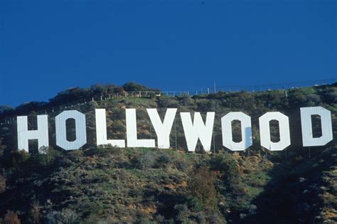 Is the Hollywood Sign Lit Up at Night?