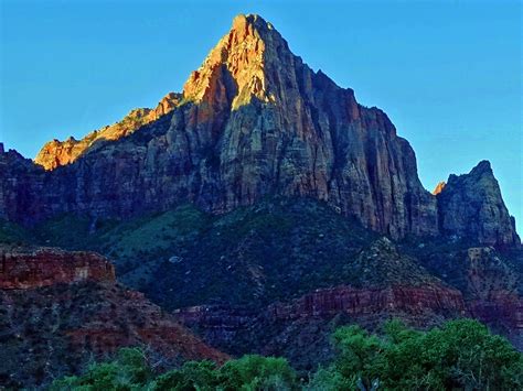 Sunrise at Zion National Park – Planeta.com