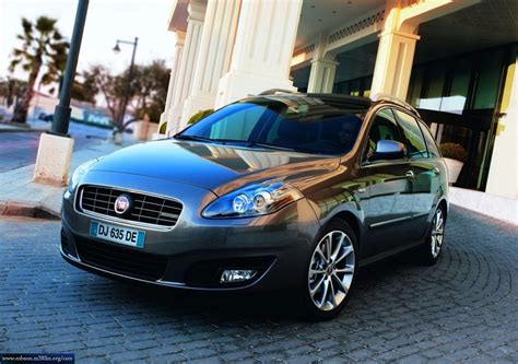 FIAT CROMA - Review and photos