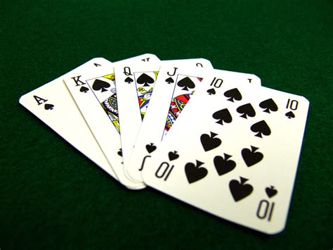 Easy Magic Tricks With Poker and Gambling Themes