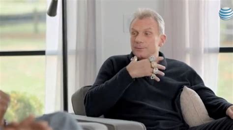 Joe Montana trolls former Heisman winners with championship rings in AT&T commercial | Sporting News