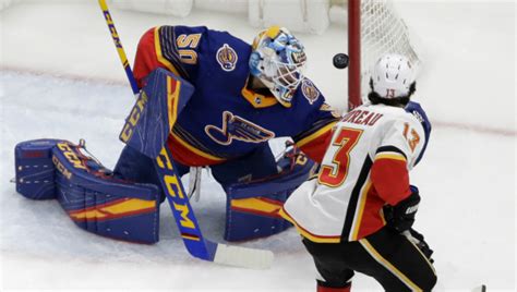 Cujo' returns: Blues' Jordan Binnington has a new throwback mask