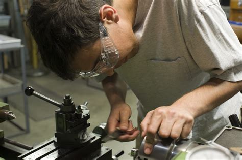 What Is A Machinist & What Do Machinists Do? The Crucible