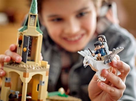 LEGO Harry Potter Hogwarts Courtyard: Sirius’s Rescue building set is a ...