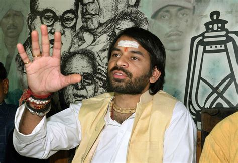 Tej Pratap Yadav | Tej Pratap Yadav turns up in RJD office for 'Sangh fight' - Telegraph India