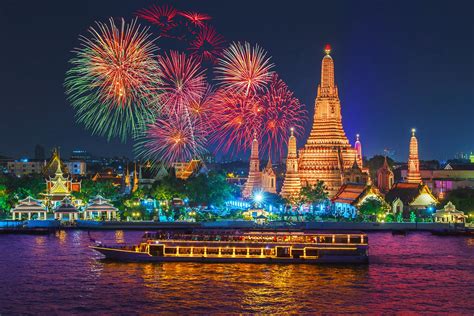 19 Best Places to Celebrate New Year’s Eve