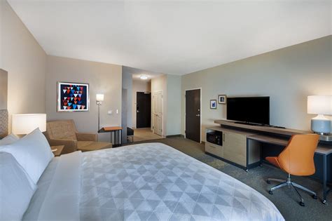 HOLIDAY INN LUBBOCK SOUTH, AN IHG HOTEL $113 ($̶1̶4̶1̶) - Prices & Reviews - TX