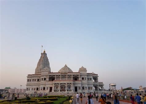 Prem Mandir Vrindavan - Timing, Photos, How To Reach, Facts