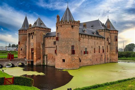 Muiderslot Castle: All You Need to Know about Holland's Most Beautiful Castle • HollandDreams