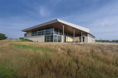 West Lafayette Wellness Center / Perkins&Will | ArchDaily