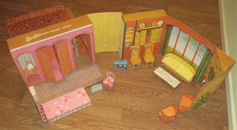 EARLY 1960's VINTAGE CARDBOARD BARBIE'S NEW DREAM HOUSE WITH FURNITURE ...