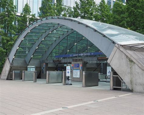 Canary Wharf Tube Station in London Editorial Photo - Image of ...