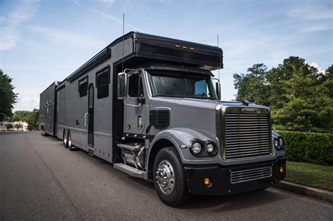 This Is Your Shot at a Gigantic Freightliner Motorhome With a Matching ...