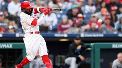 Phillies fans start stadium-wide food fight on $1 hot dog night | Fox News