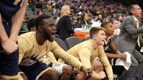 UC Davis Men's Basketball Golden 1 Center 2016 - YouTube