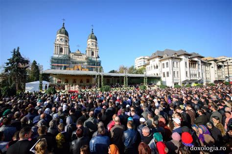 Largest pilgrimage in Romania brings thousands of people to Iasi ...