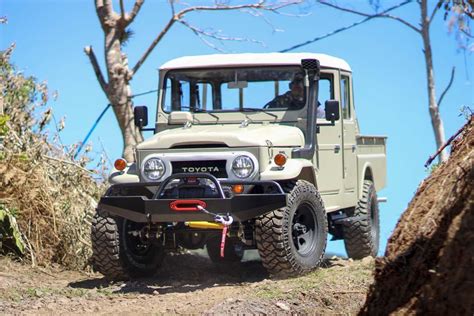 FEATURE – TOYOTA LANDCRUISER DUAL CAB CUSTOM - JUST 4X4S