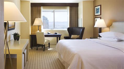 Phoenix Accommodations | Sheraton Grand Phoenix