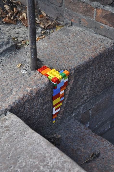 LEGO street art by Jan Vormann | Arte de rua, Instalação arte, Pintura de rua