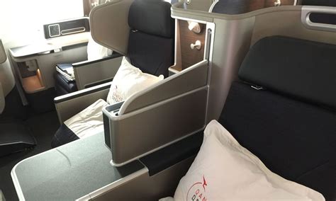 Review: Qantas Boeing 787-9 Dreamliner business class seat - Executive ...