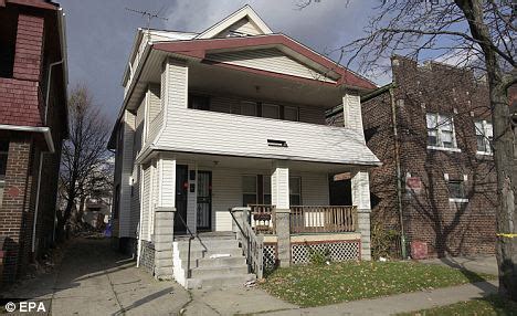 Anthony Sowell House: Cleveland Colonial - Urban Splatter