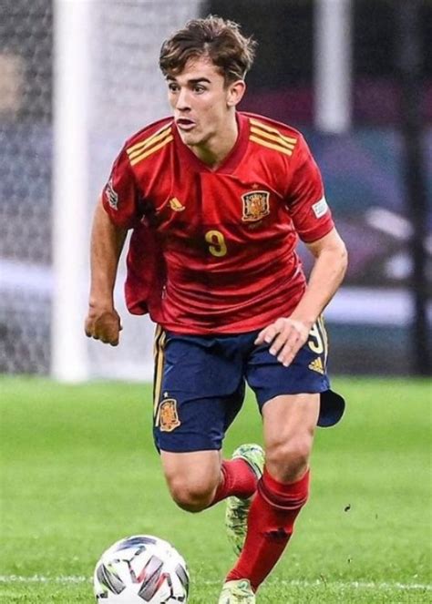 Gavi (Soccer Player) Height, Weight, Age, Family, Facts, Biography