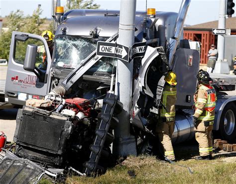 UPDATE: Police ID 3 injured in crash; roadway reopens | Breaking | telegraphherald.com